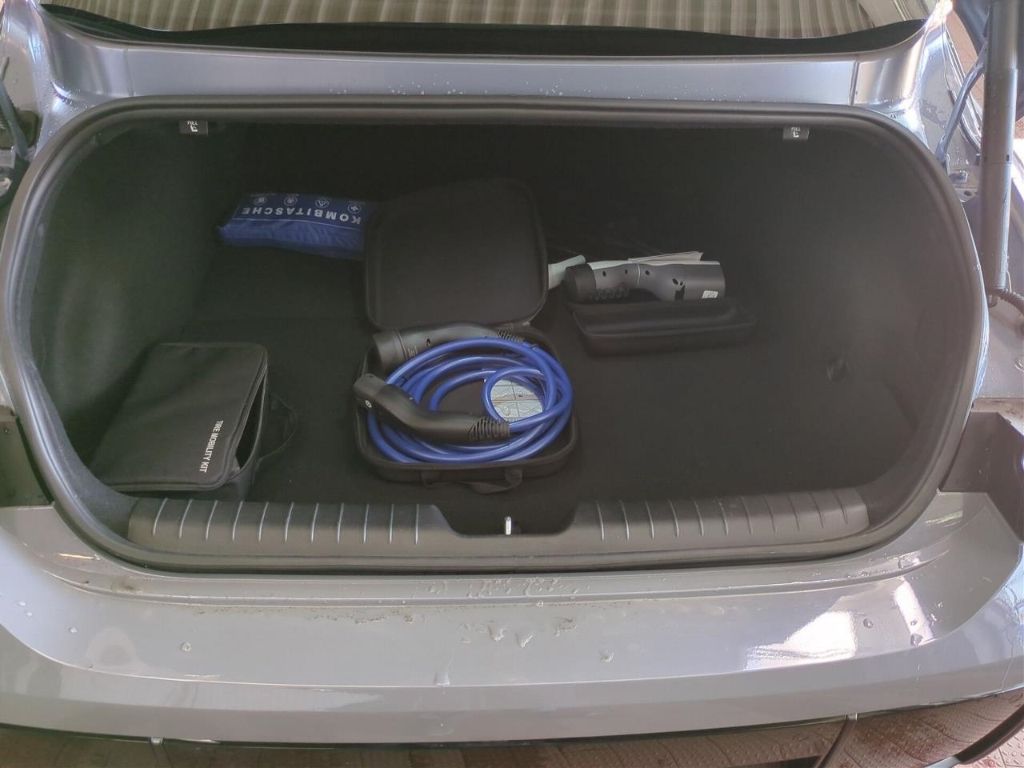 Hyundai IONIQ 6 4WD 77,4kWh UNIQ Digi-Spiegel 20LM HUD N