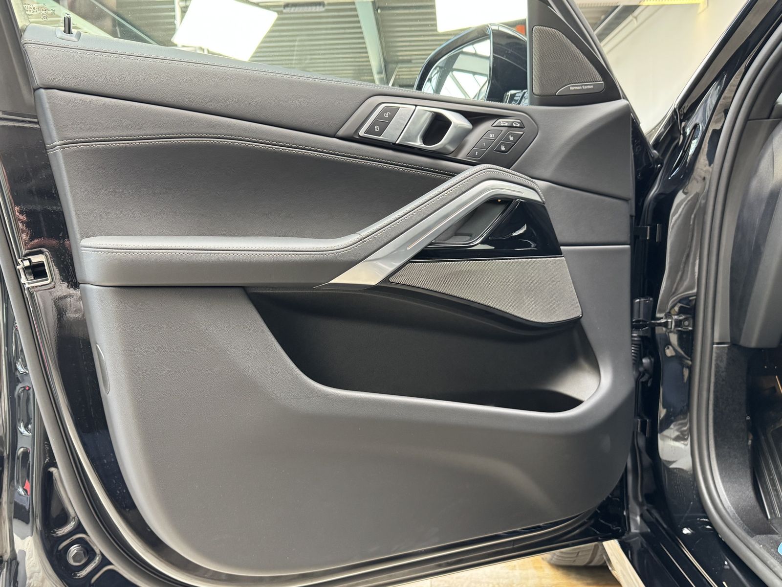 BMW X6 xDrive40d M Sport Pro 22Zoll AHK Massage ACC