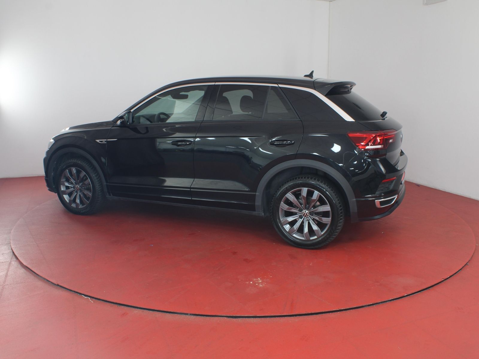 Volkswagen T-Roc R-Line - Samsaru's Car Outlet