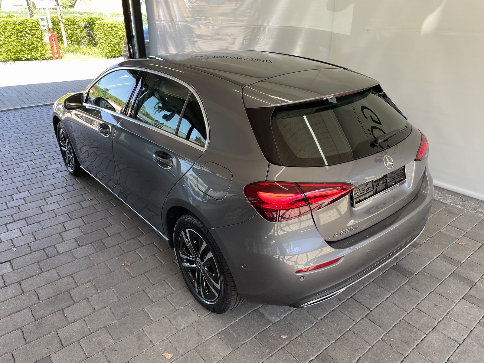 Mercedes-Benz A 250 e ProgrLine - Samsaru's Car Outlet