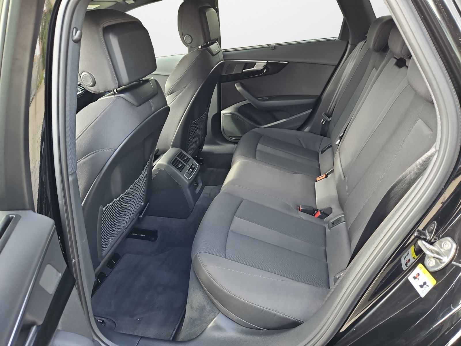 Audi A4 Avant 40 TDI S tronic quattro advanced - Samsaru's Car Outlet
