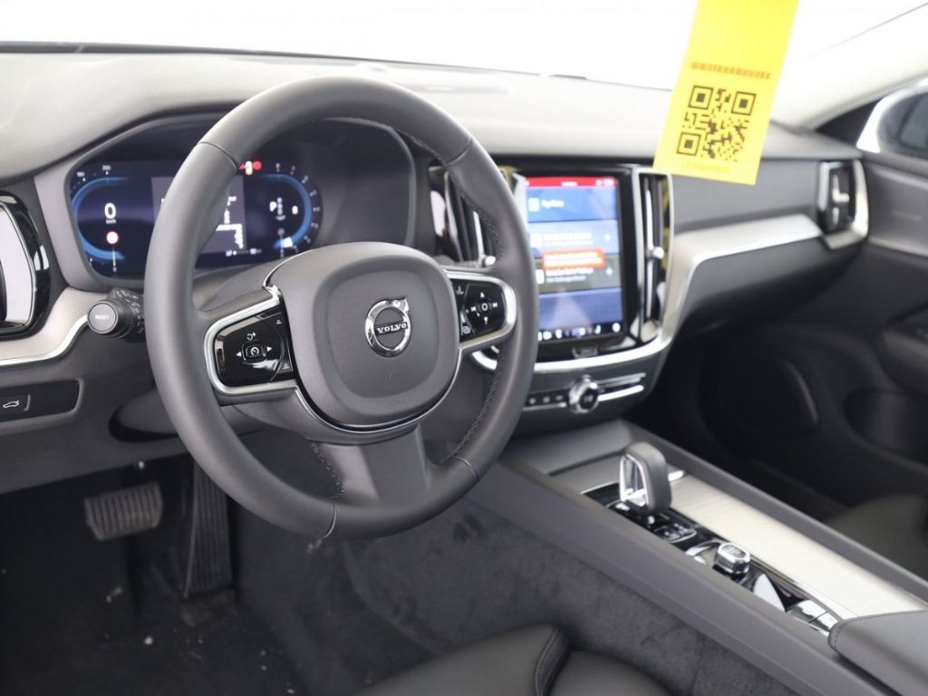 Volvo S60 Lim. B4 Plus Dark PANO NAVI STNDHZ HARMANN K