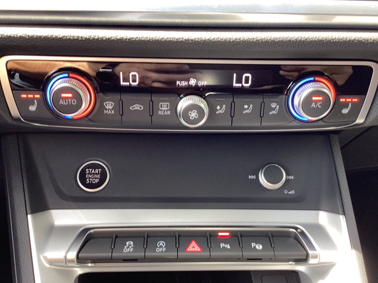 Audi Q3 40 TFSI Q ADVANCED - Samsaru's Car Outlet