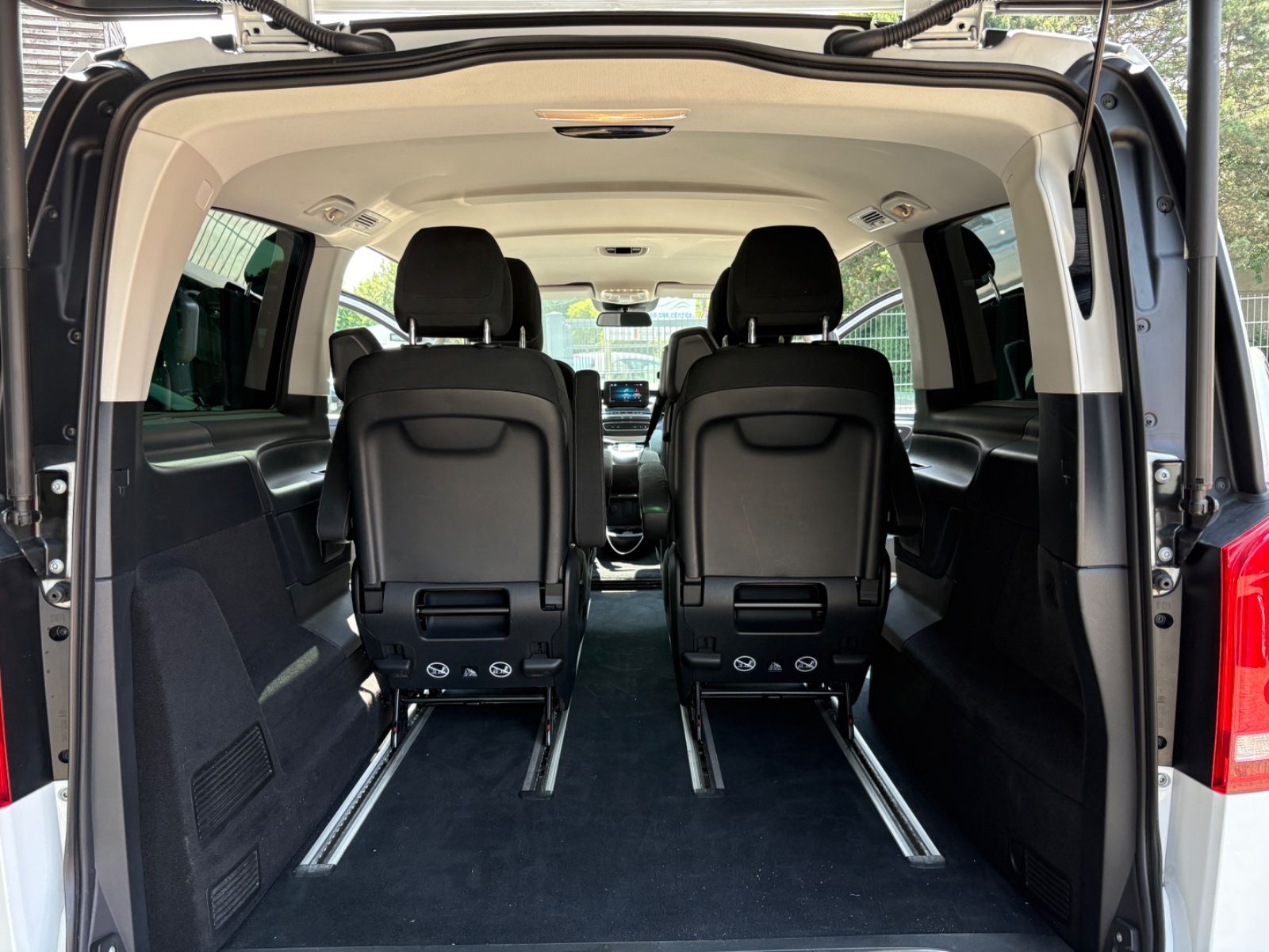 Mercedes-Benz V300 Edition 4Matic - Samsaru's Car Outlet