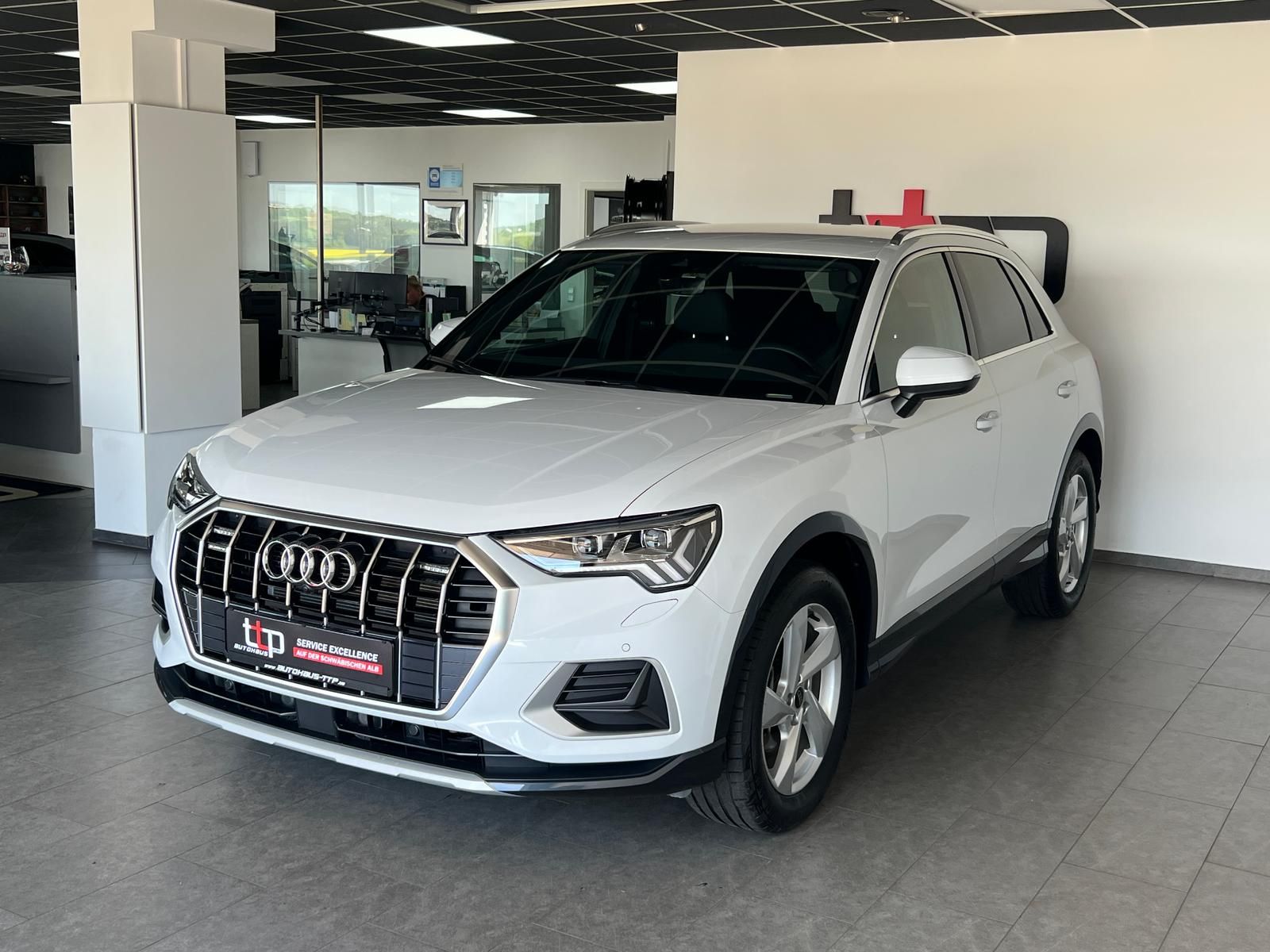 Audi Q3 40 TDI quattro - Samsaru's Car Outlet