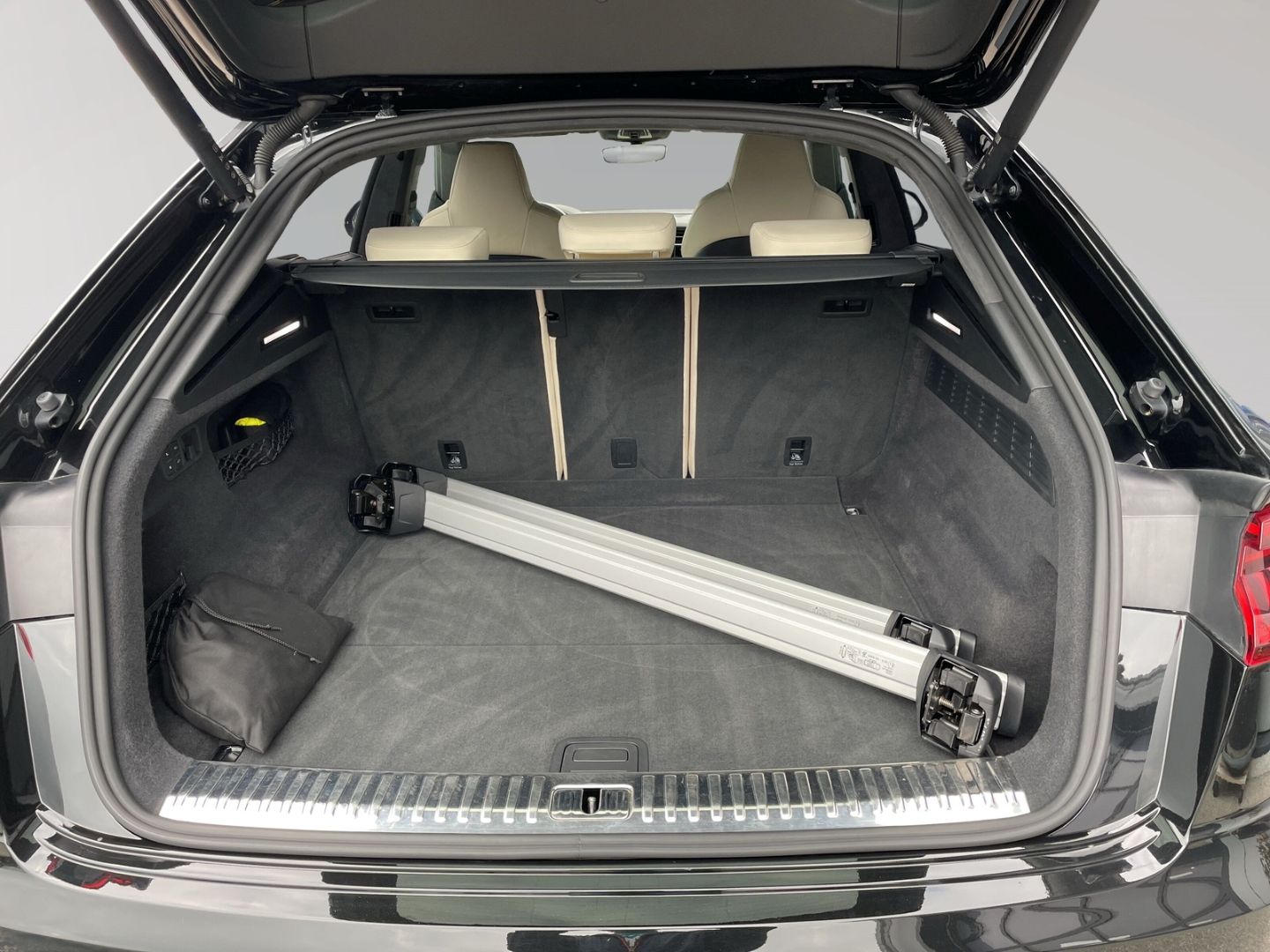 Audi RSQ8 4,0 TFSI qu Matrix AHK Standhzg Pano Memory