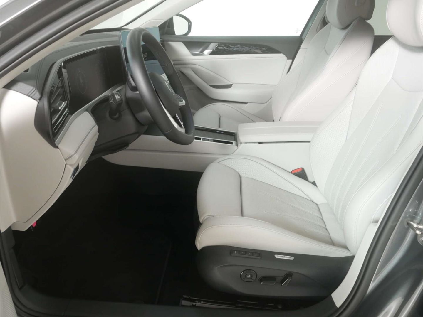 Volkswagen Passat 1.5 eHybrid Elegance DSG AHK/Leder/Matrix