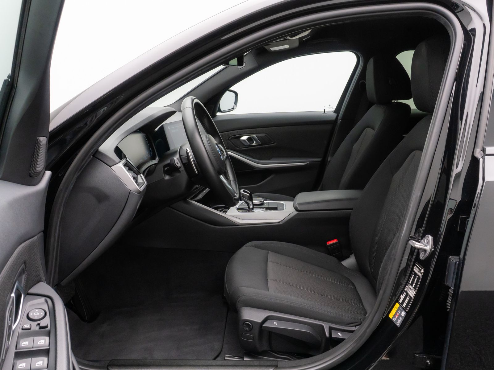 BMW 320e - Samsaru's Car Outlet