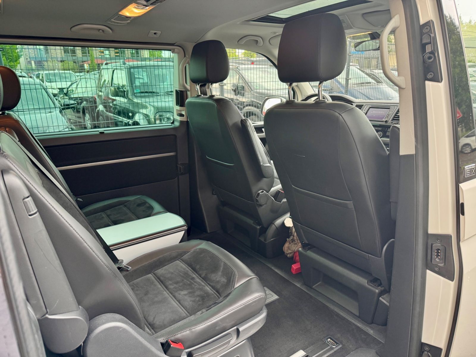 Volkswagen T6 Multivan - Samsaru's Car Outlet