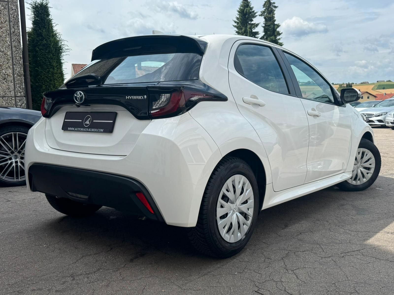 Toyota Yaris 1.5 Hybrid AUT Comfort - Samsaru's Car Outlet