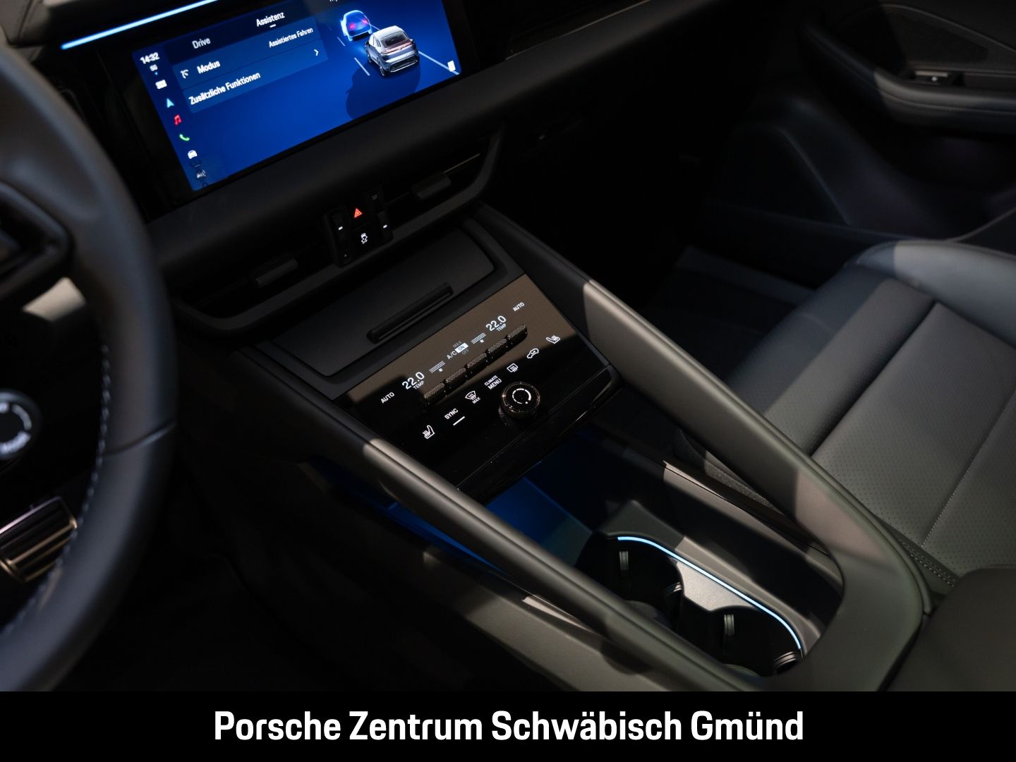 Porsche Macan Turbo BOSE Luftfederung Panoramadach LED