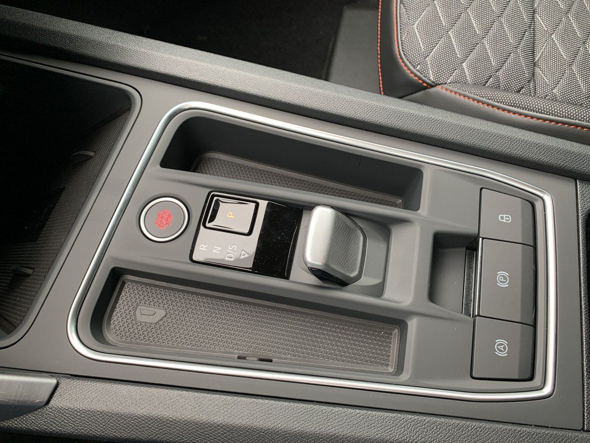 Seat Leon FR  1.5 ETSI DSG MATRIX+SHZ+NAV