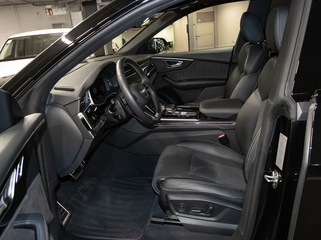 Audi Q8 50 TDI quattro S line Matrix AHK Pano 23''
