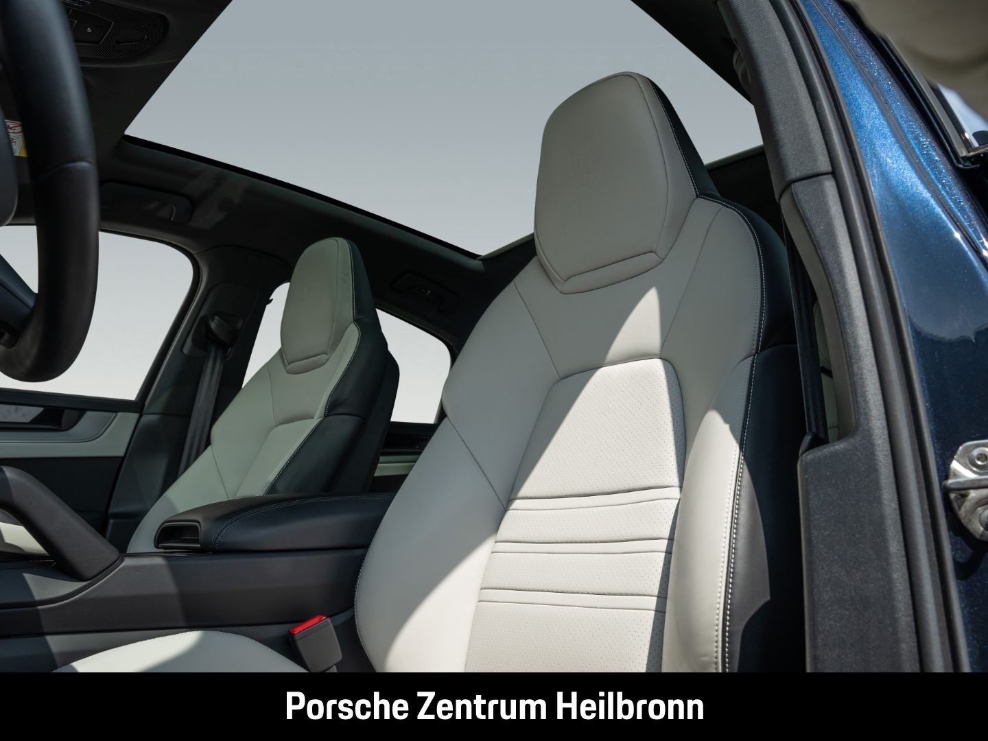 Porsche Cayenne E-Hybrid Coupe Panorama Surround-View
