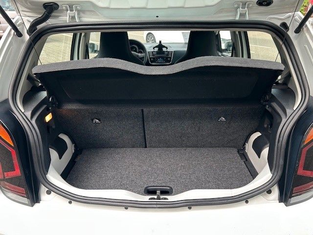 Volkswagen e-up! move up! - Samsaru's Car Outlet