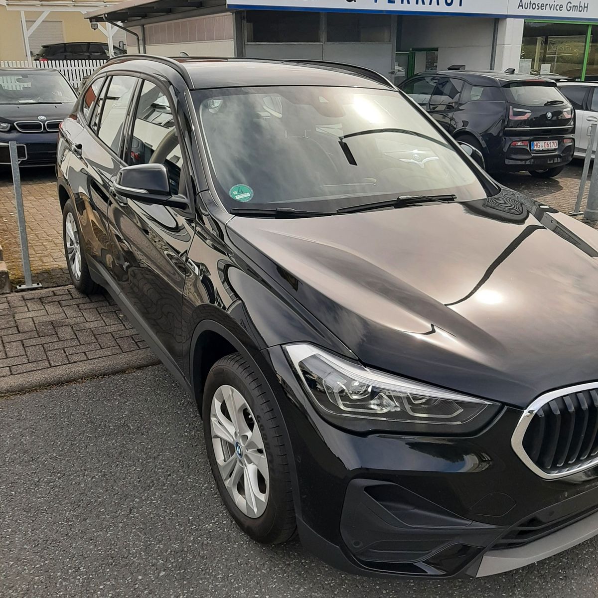 BMW X1 xDrive 25e - Samsaru's Car Outlet