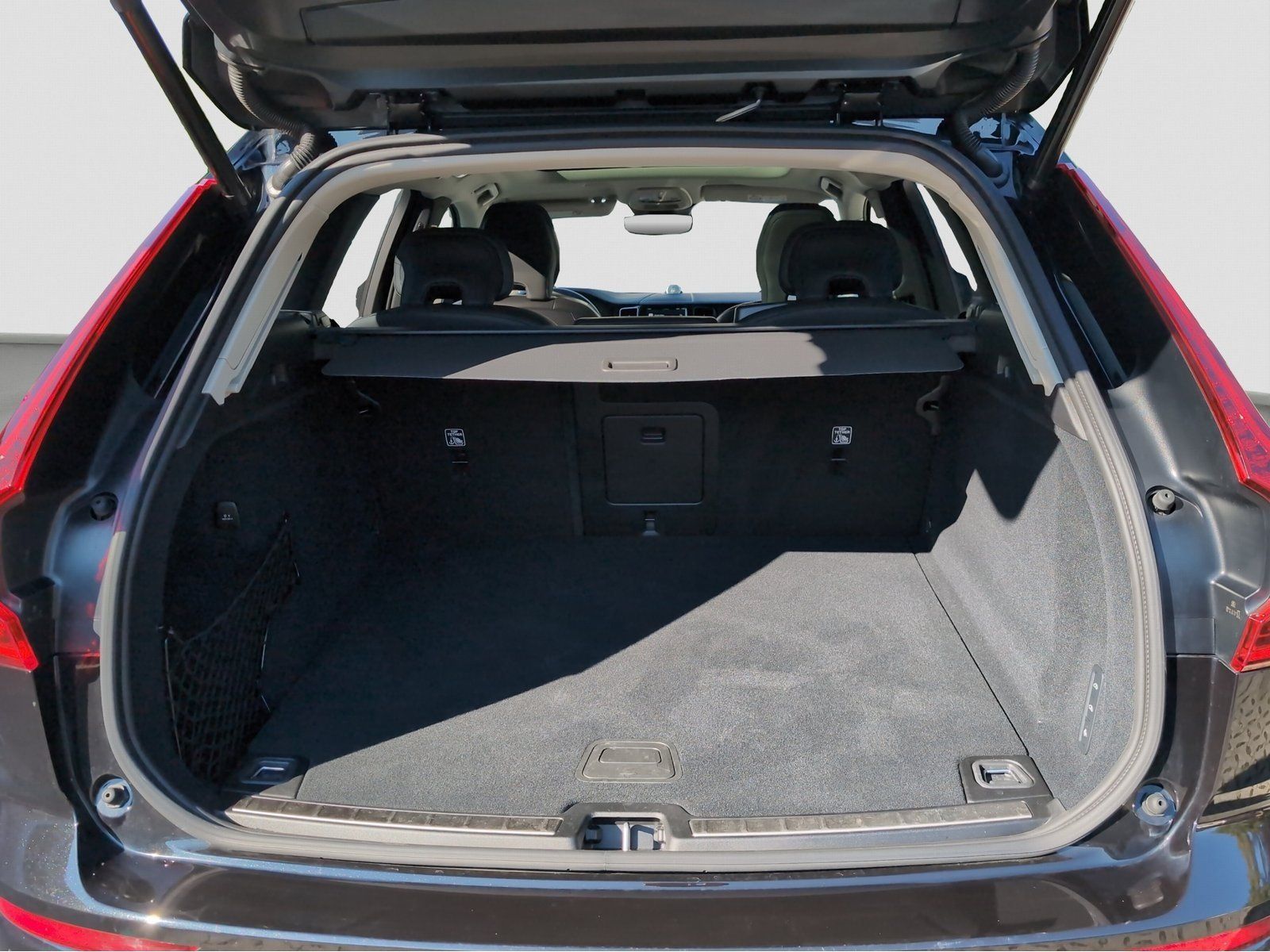 Volvo XC60+B5+AWD+AHKsemi+Panorama+360°Kam+Head-up+PDC