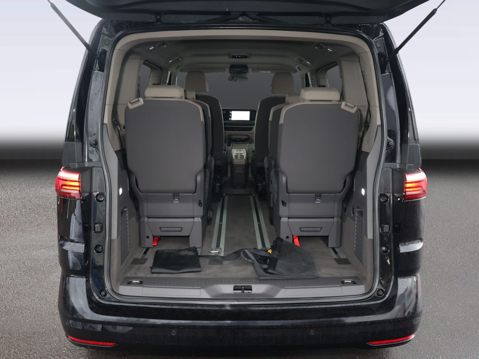 Volkswagen T7 Multivan 1.5 TSI Edition - Samsaru's Car Outlet