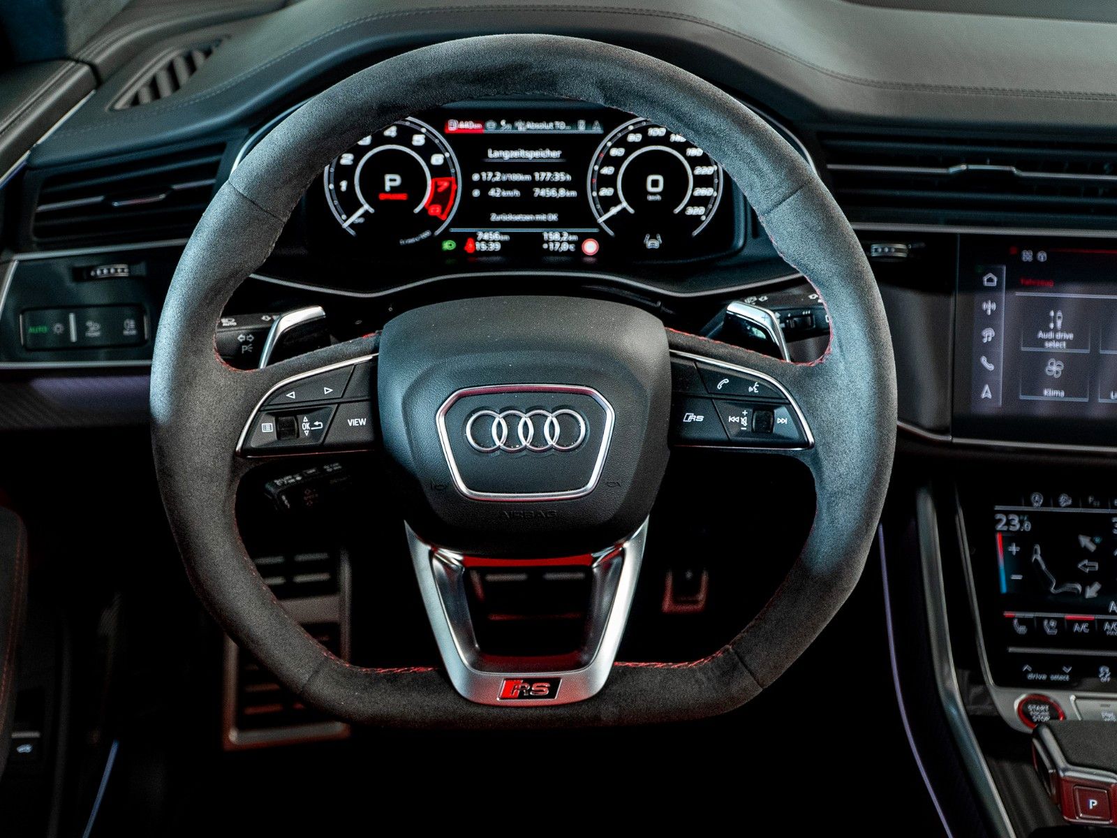 Audi RSQ8 performance Maxton Carbon Red Pano