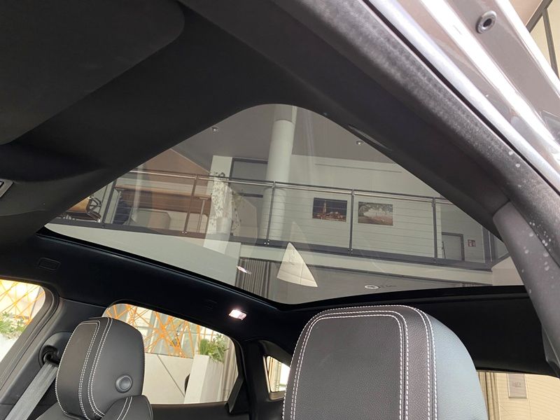 Jaguar E-Pace P250 AWD R-Dynamic SE Black Navi Pano ACC