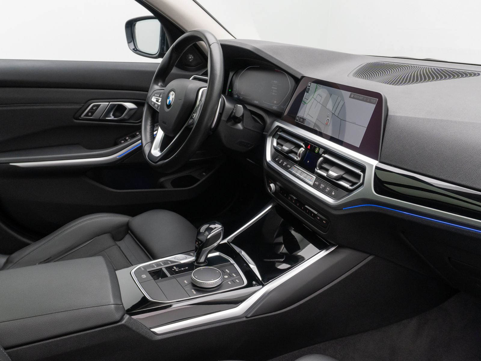 BMW 330i Sport Line - Samsaru's Car Outlet