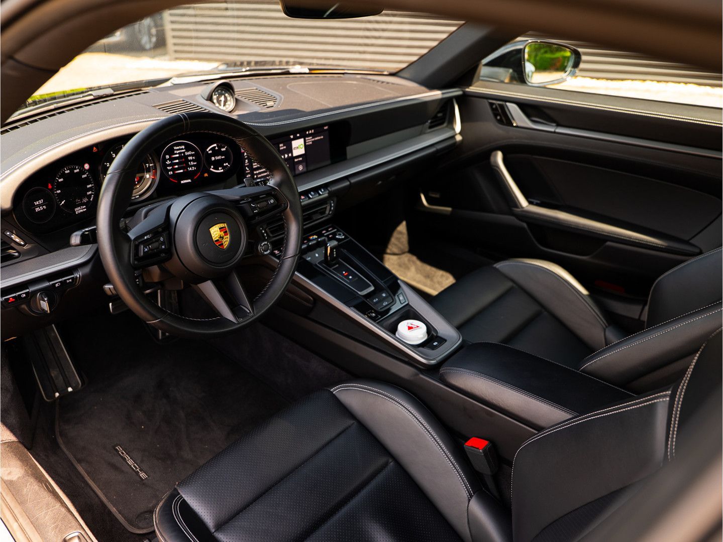 Porsche 992 3.0 Carrera - Samsaru's Car Outlet
