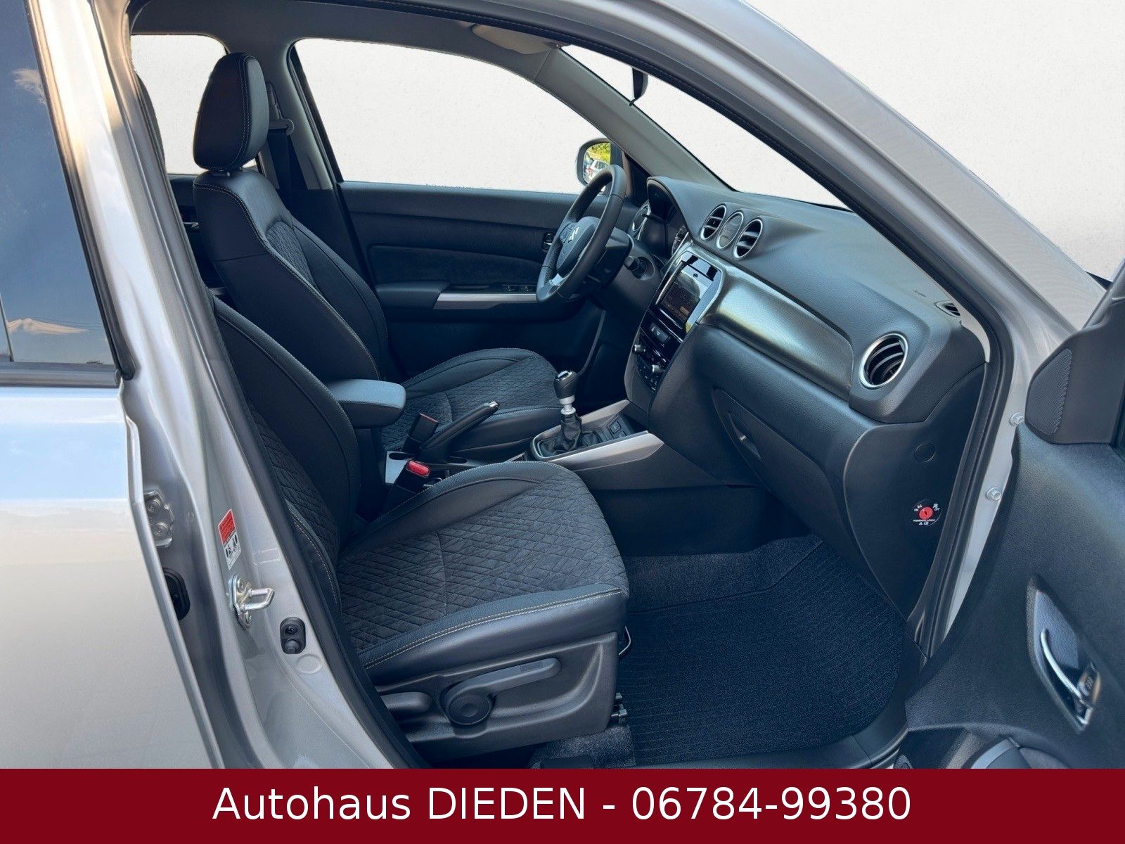 Suzuki Vitara 1.4 Mild-Hybrid Club 2WD - Samsaru's Car Outlet