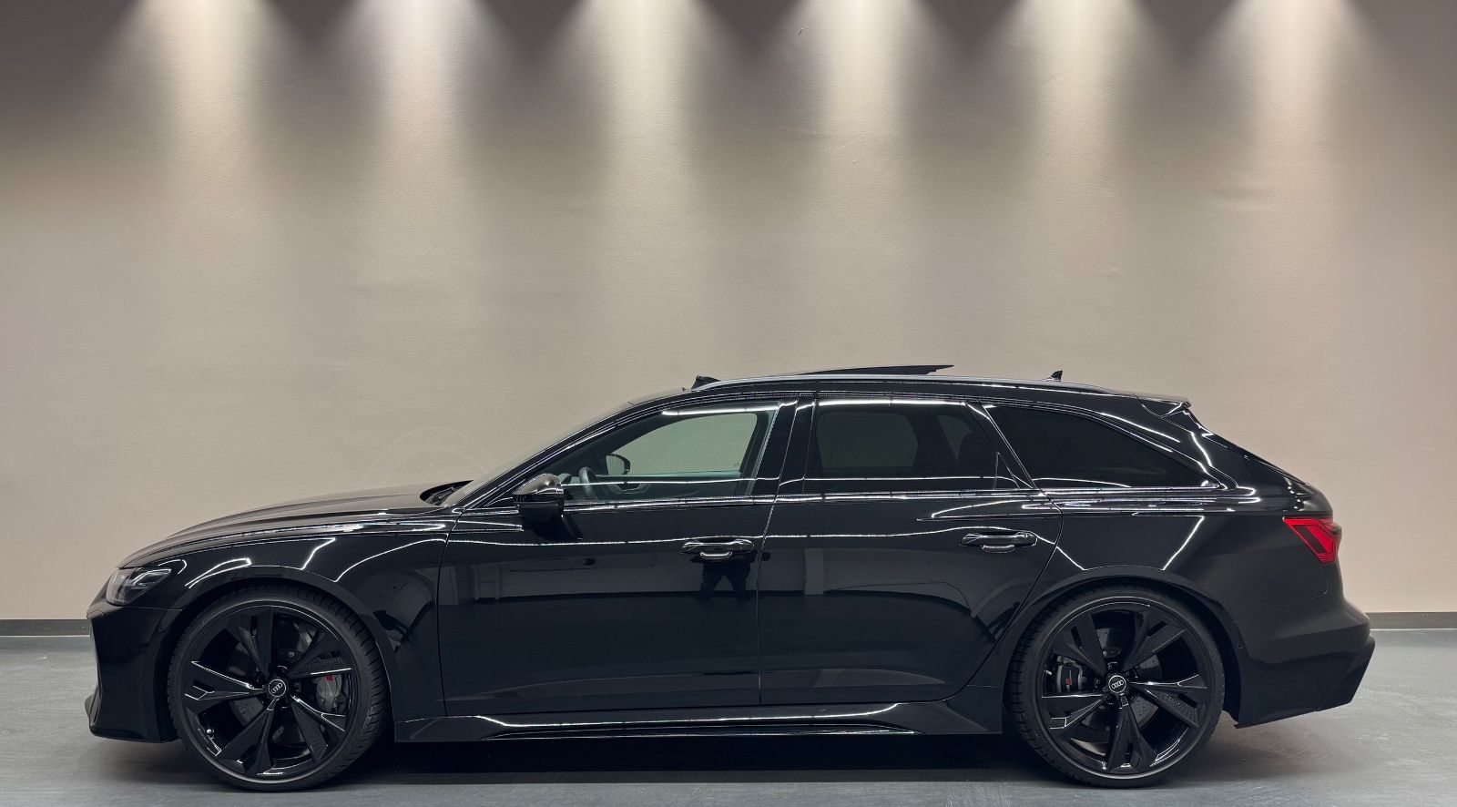 Audi RS6 Avant 4.0 TFSI q.*ABT*DYNAMIK*B&O*KERAMIK*