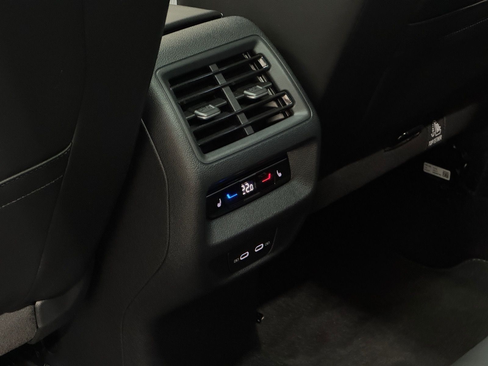 Volkswagen Tiguan R-Line 1.5 TSI eHybrid | MATRIX NAVI PANO