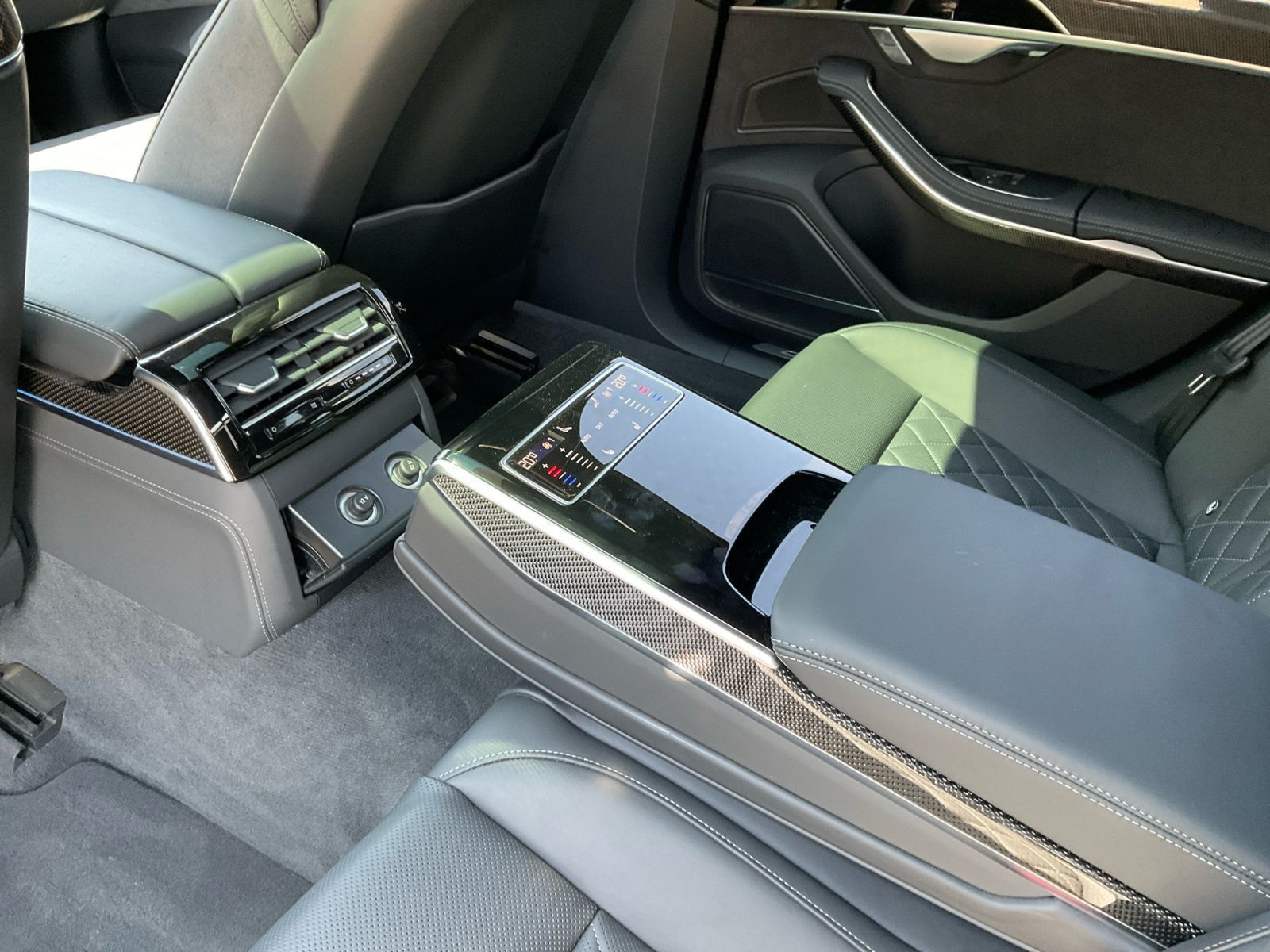 Audi A8 60 TFSI e quattro tiptronic 2x S line PANO