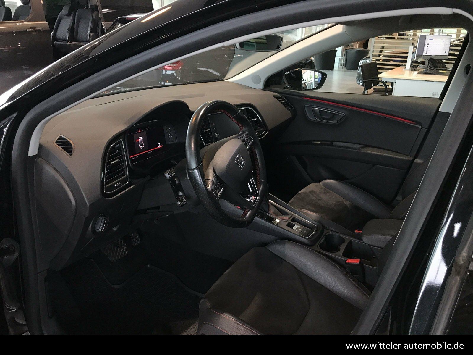 Seat Leon ST 1.5 TSI FR Black - Samsaru's Car Outlet