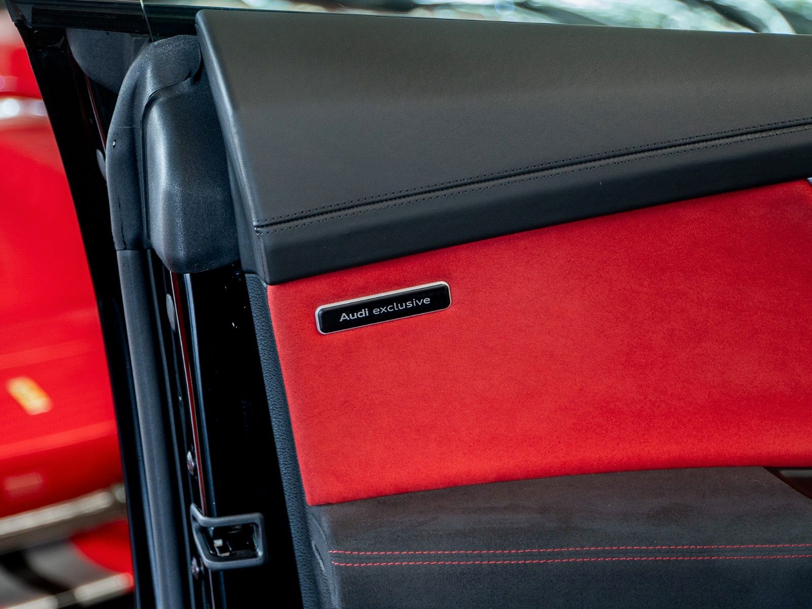 Audi RSQ8 performance Maxton Carbon Red Pano