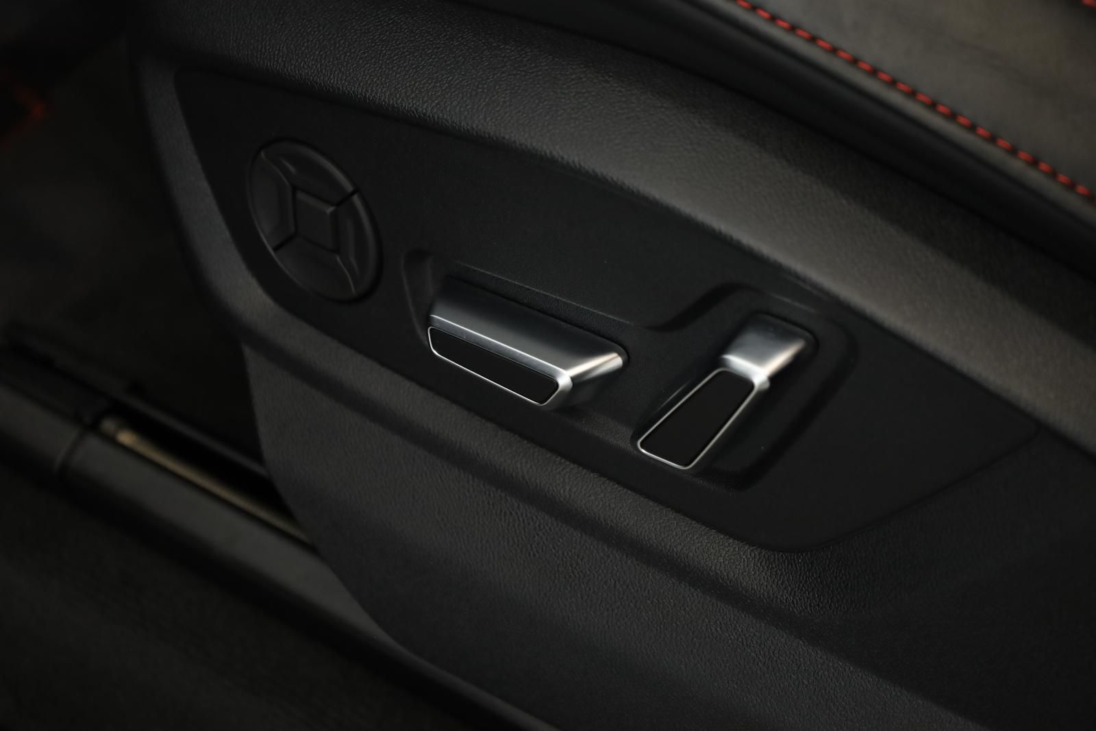 Audi RS Q8 SUV performance Laser Pano Vmax RSAbgas 23