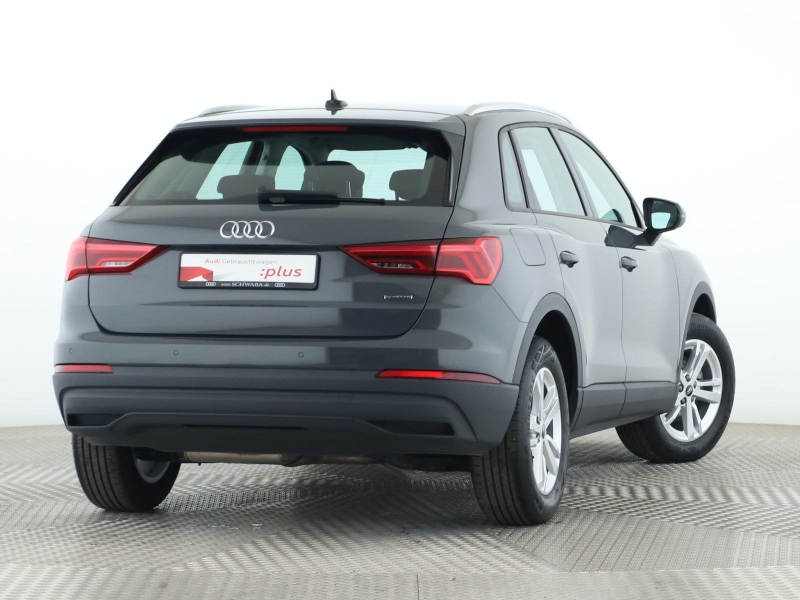 Audi Q3 35TDI quattro - Samsaru's Car Outlet