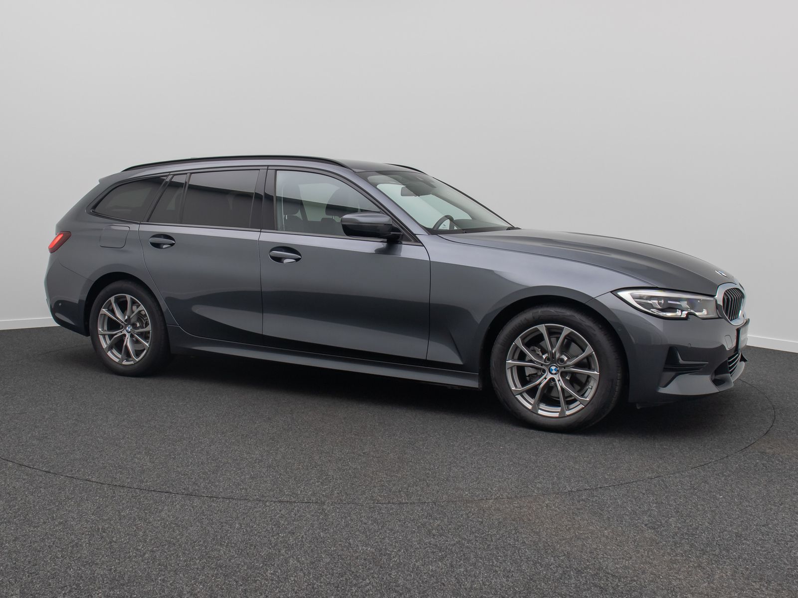 BMW 320d xD Sport Line - Samsaru's Car Outlet