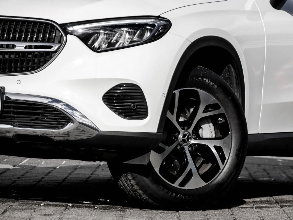 Mercedes-Benz GLC 300 e 4M Avantgarde/Pano/AHK/Distr/Memo/18''