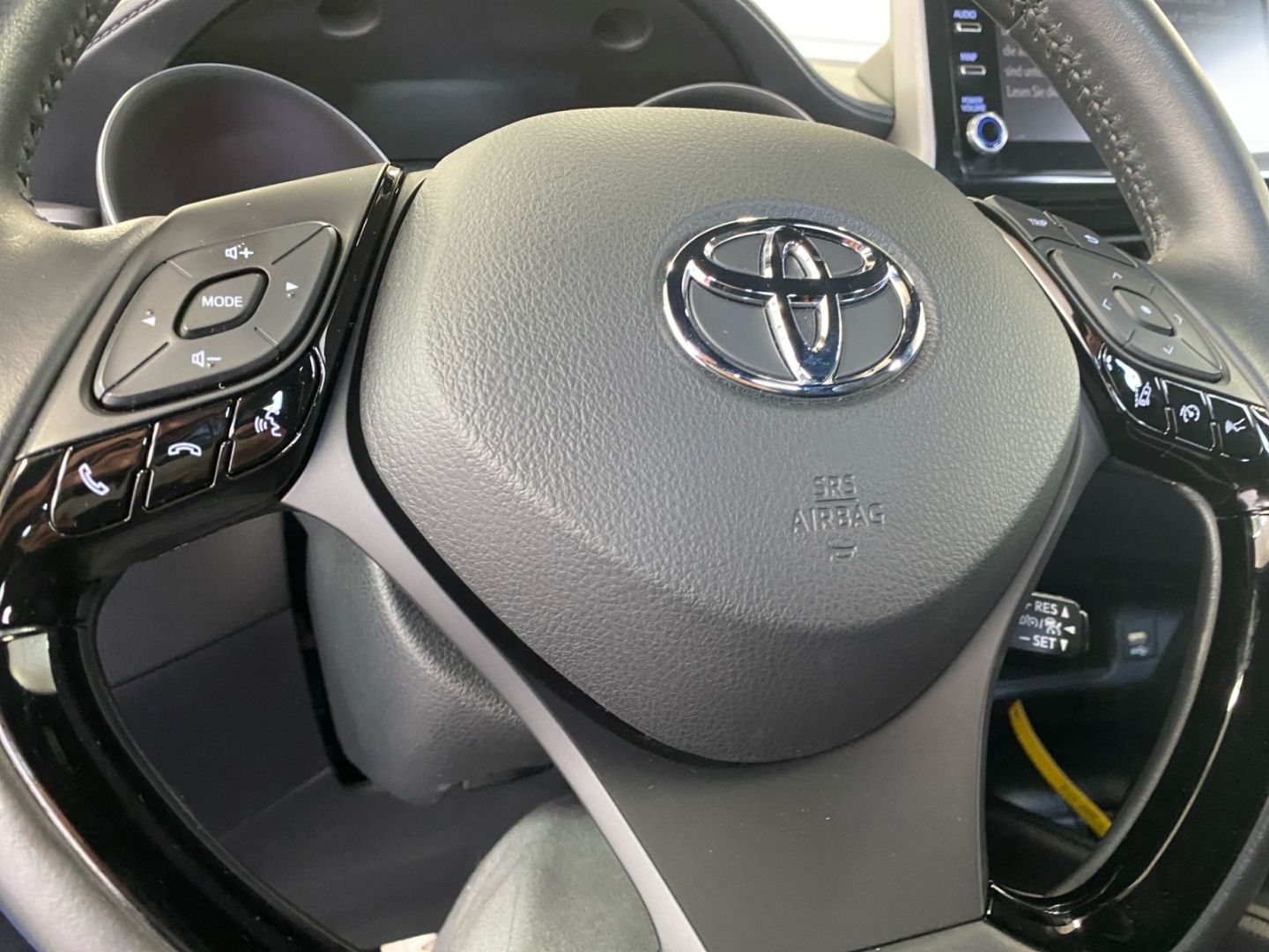 Toyota C-HR 1.8 Hybrid Business-Edition *NAVI*SHZ*Kamer