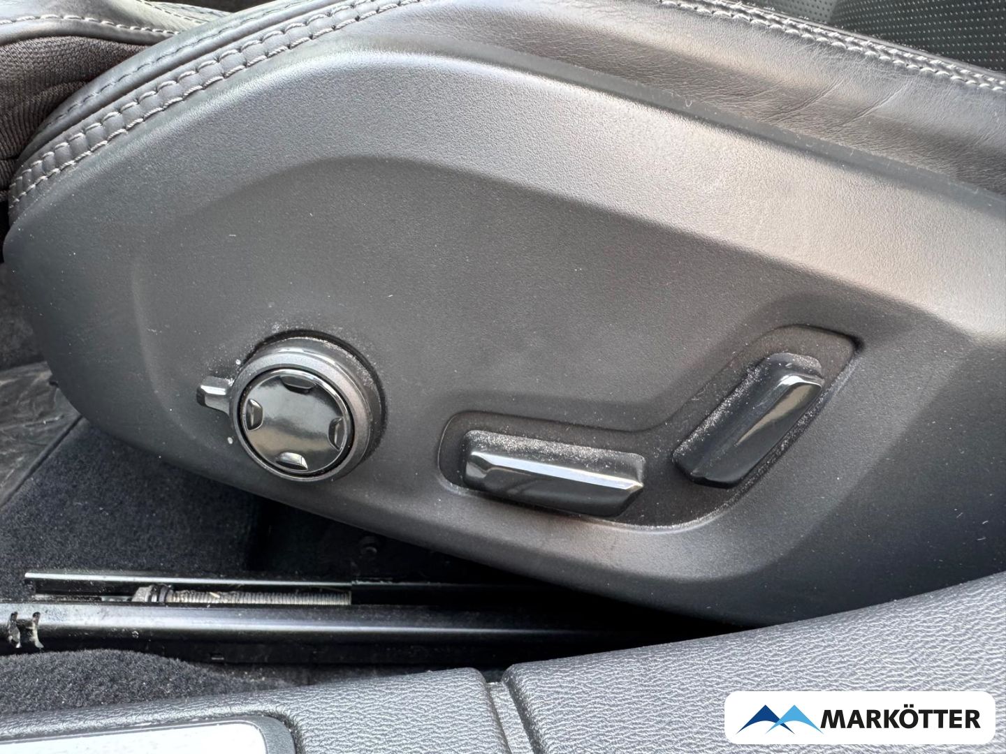 Volvo V60 T8 Recharge AWD Ultimate Dark 360CAM/AHK/ACC