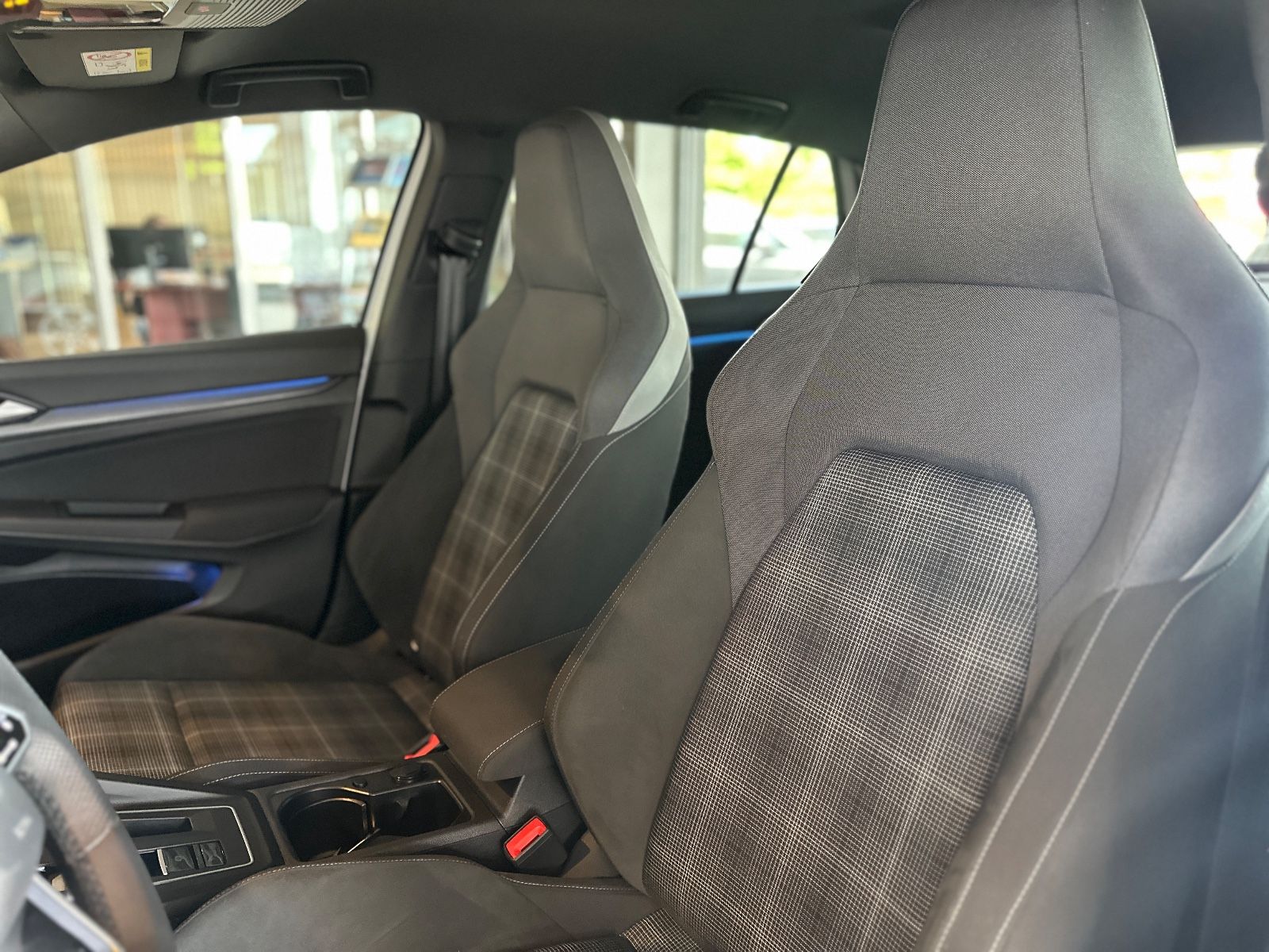 Volkswagen Golf 8 Lim. GTD - Samsaru's Car Outlet