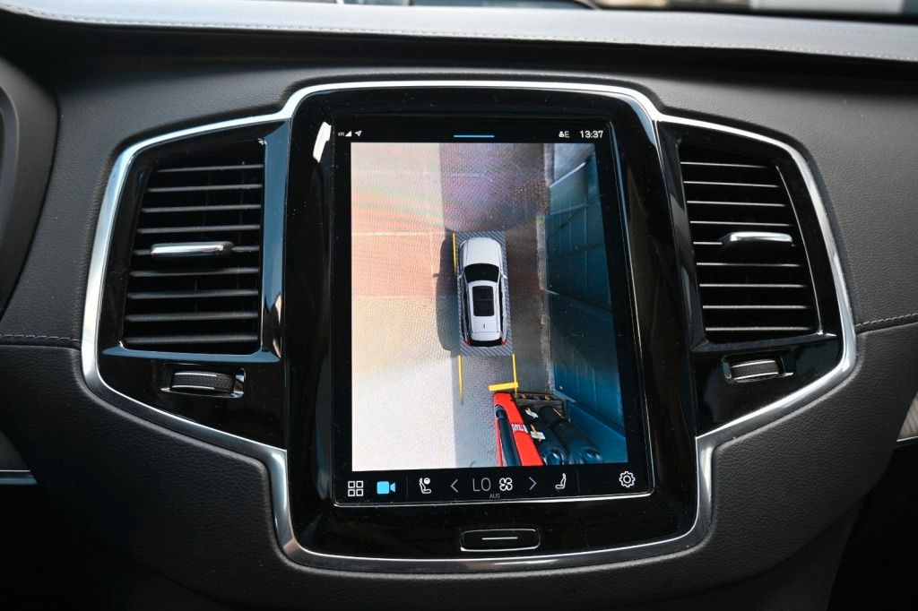 Volvo XC90 Ultimate Dark B5*PANO*B&W*LUFT*STHZ*22*