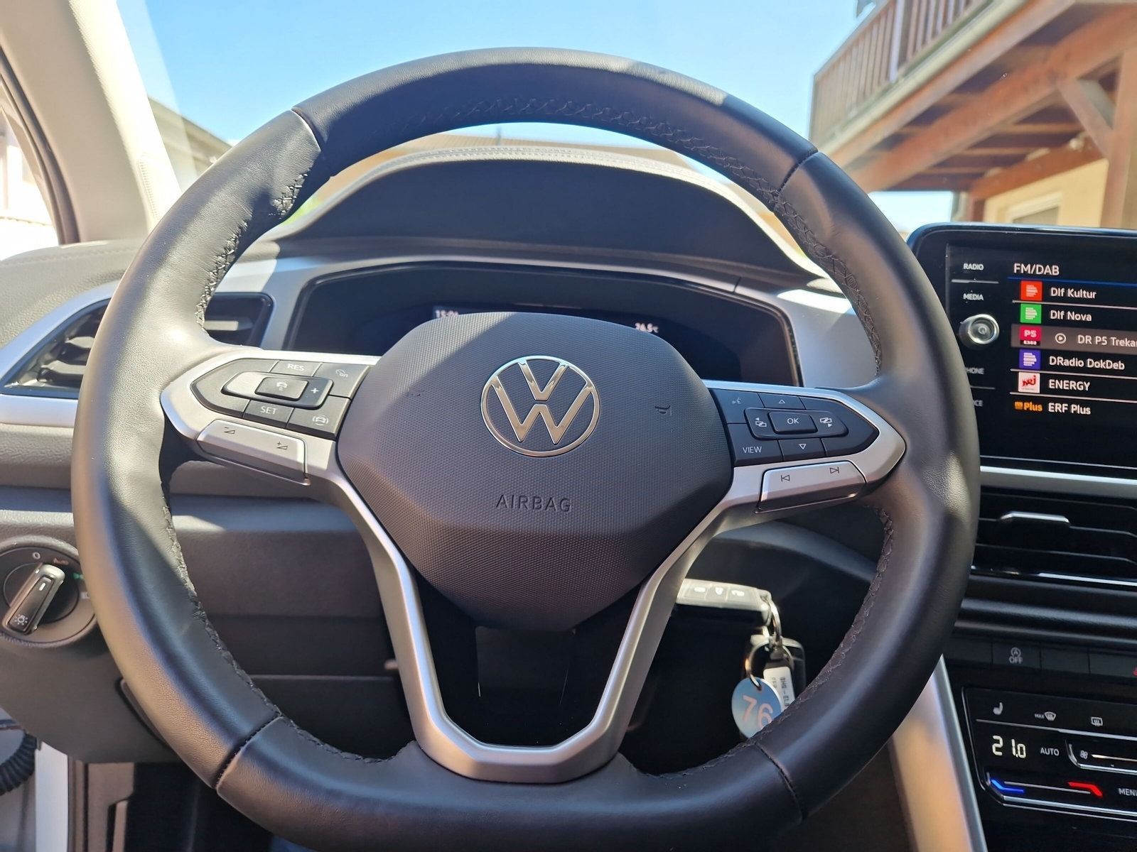 Volkswagen T-Roc Life - Samsaru's Car Outlet