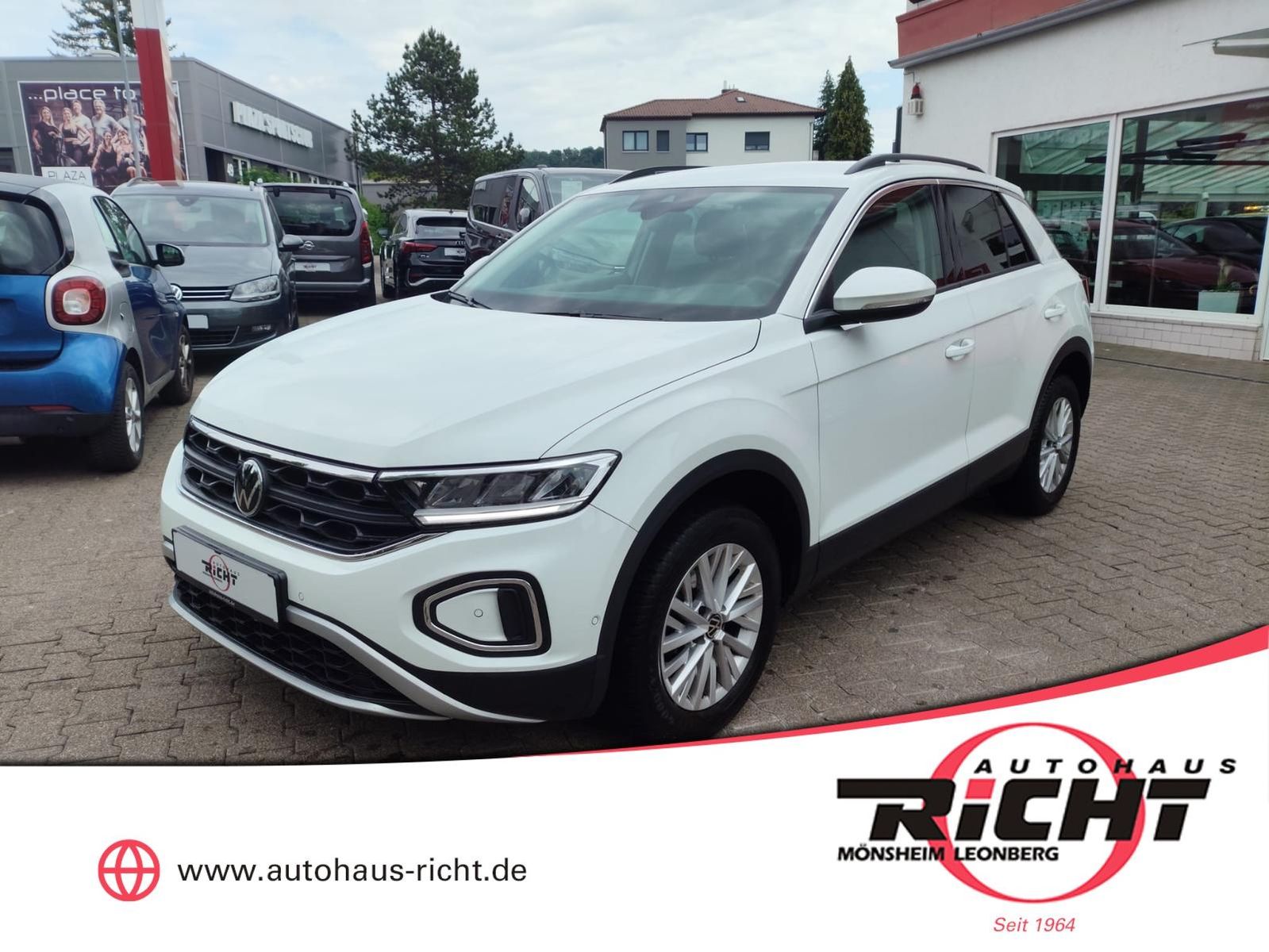 Volkswagen T-Roc 1.0 TSI Life - Samsaru's Car Outlet