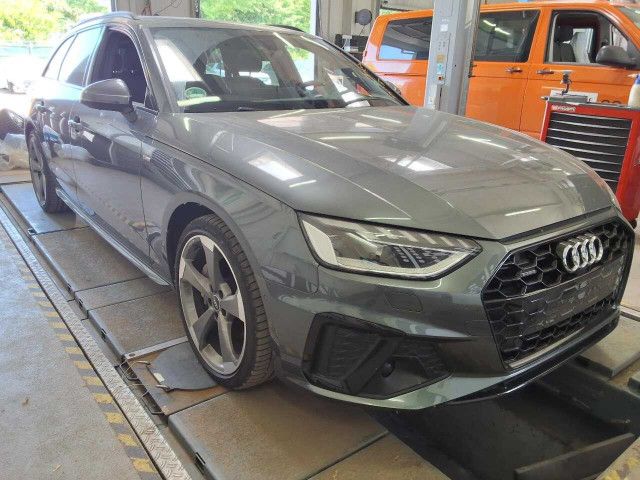 Audi A4 Avant S line 40 TFSI quattro S tronic NAVI B&