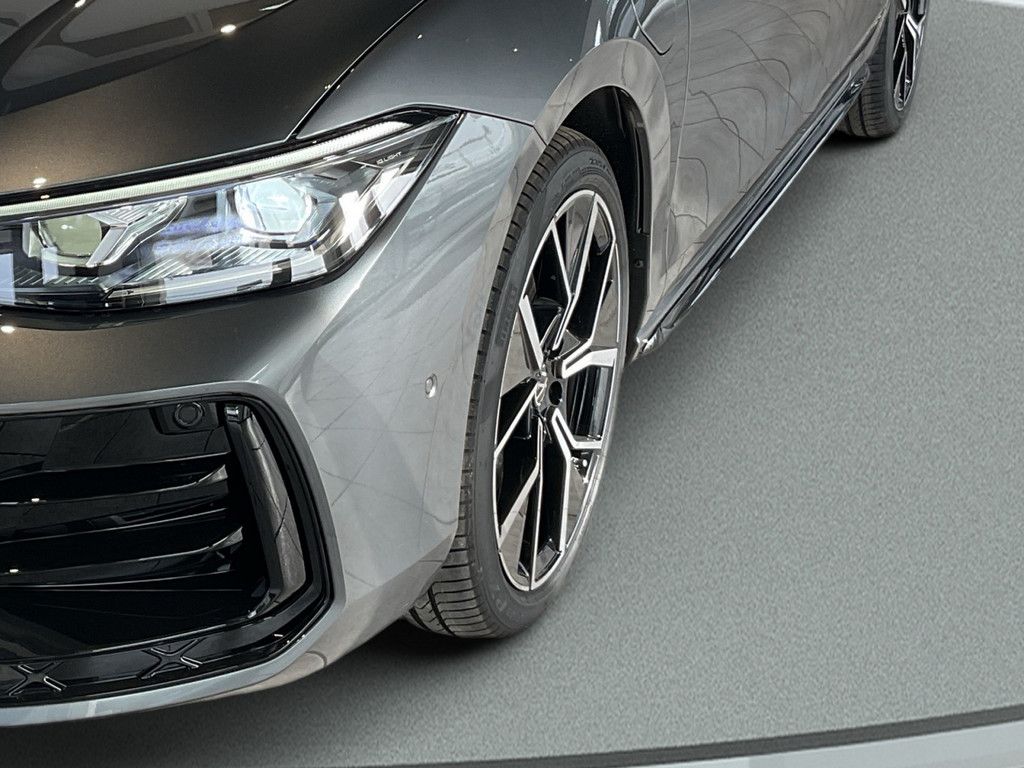 Volkswagen Passat 1.5 eHybrid DSG R-Line PANO MATRIX-LED