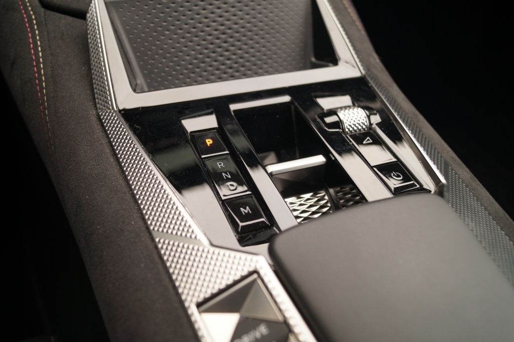 DS Automobiles DS4 1.2 PureTech 130pk automatik Performance Lin