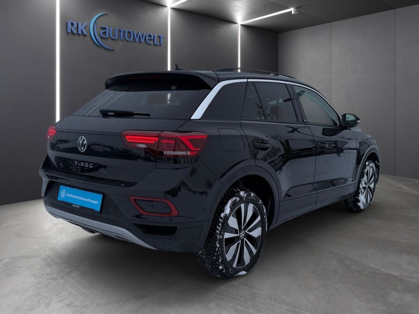 Volkswagen T-Roc Move 1.5 TSI - Samsaru's Car Outlet
