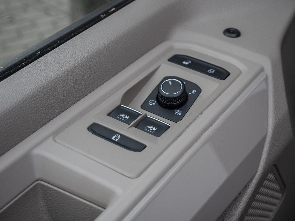 Volkswagen T7 Multivan 2.0TDI DSG - Samsaru's Car Outlet