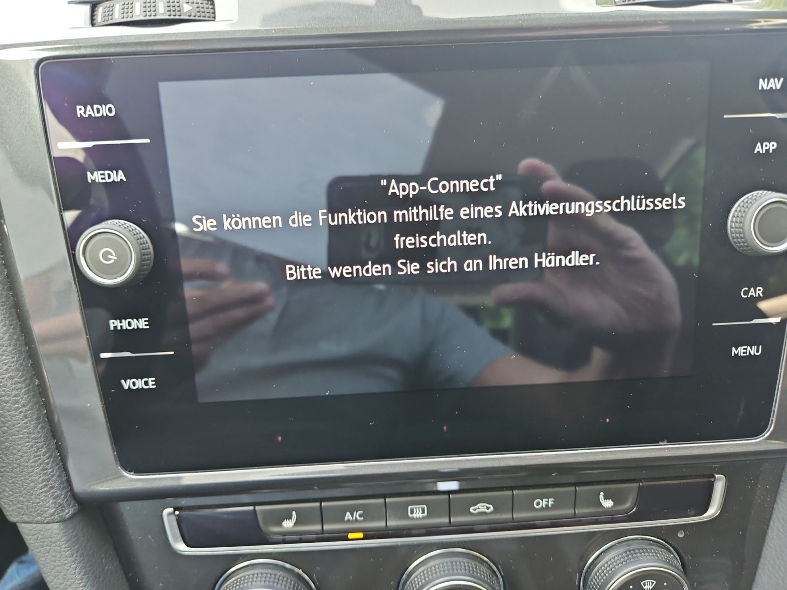 Volkswagen Golf VII Variant 2.0TDI Comfortline - Samsaru's Car Outlet