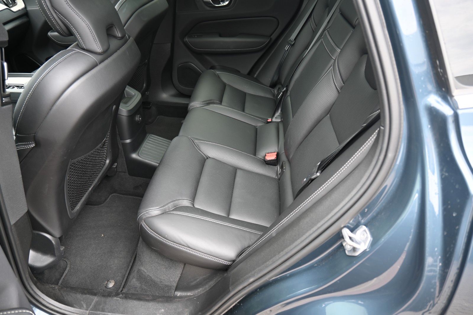 Volvo XC 60 Inscript. T8 PHEV AWD*HUD*Massage*Luft*AHK