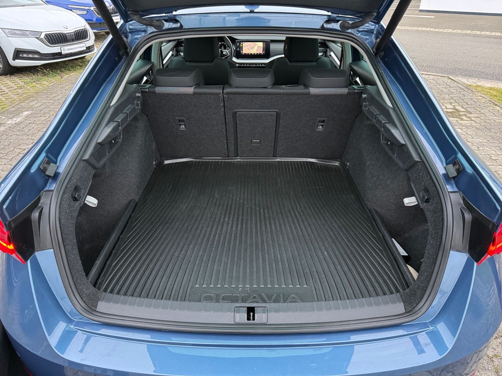 Skoda Octavia 1.4 TSI iV First Edition - Samsaru's Car Outlet